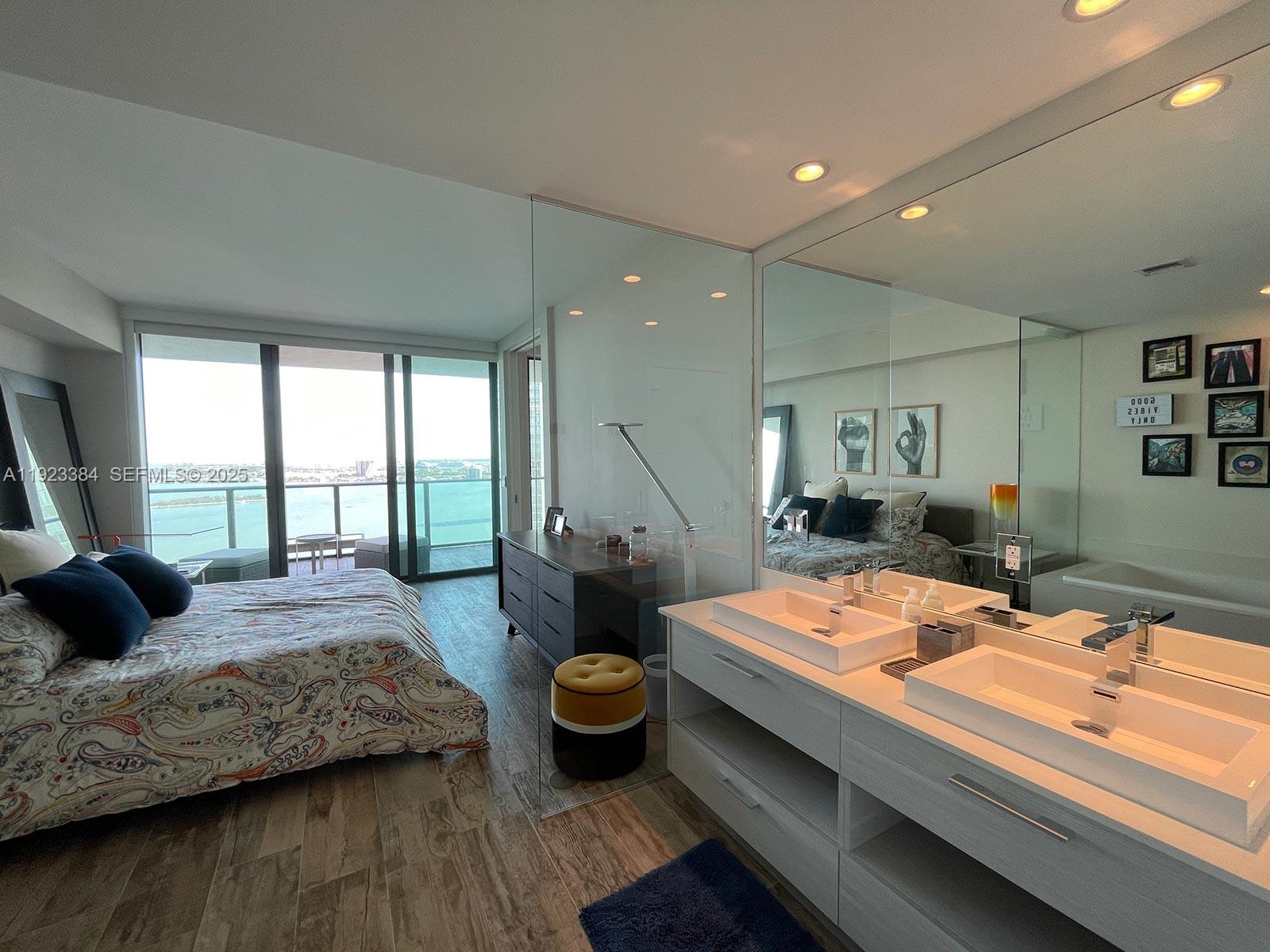 PARAISO BAY CONDO - Residential