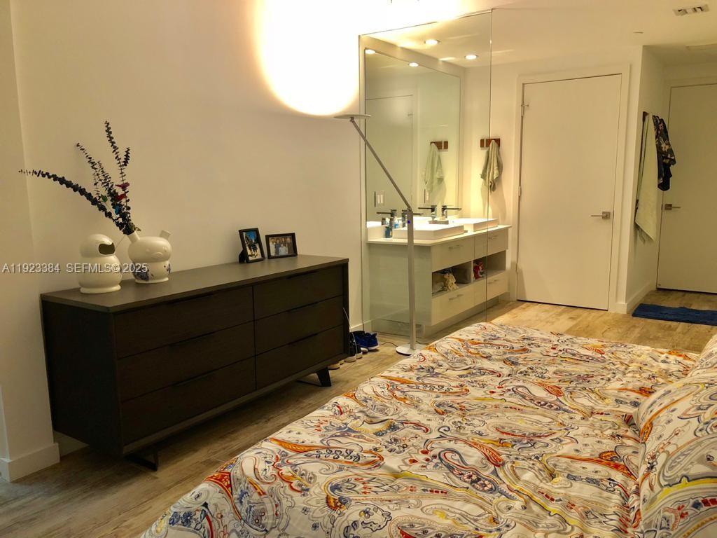 PARAISO BAY CONDO - Residential