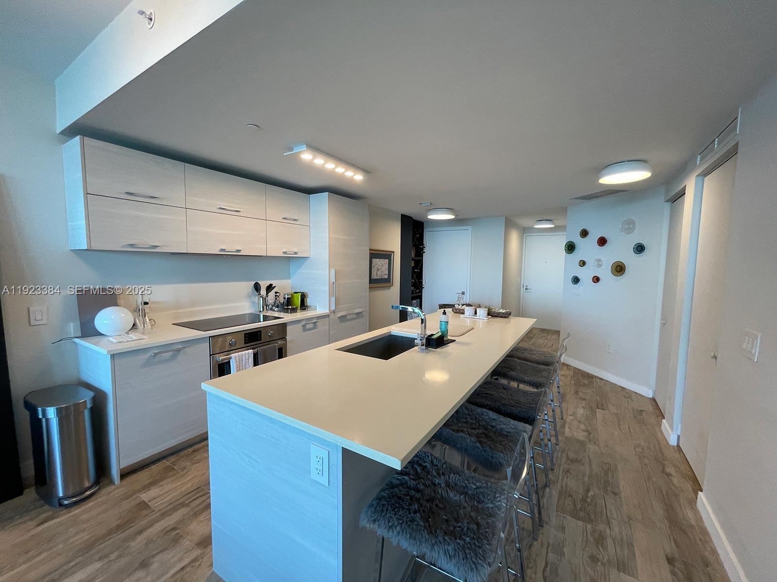 PARAISO BAY CONDO - Residential