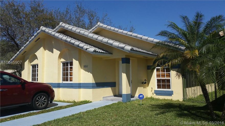 very nice corner lot home located on a cul-de-sac. Lakefront property, stainless steel appliances. Property is in a centrally located area with great schools nearby, quiet neighborhood. HOA is quarterly, will not last!