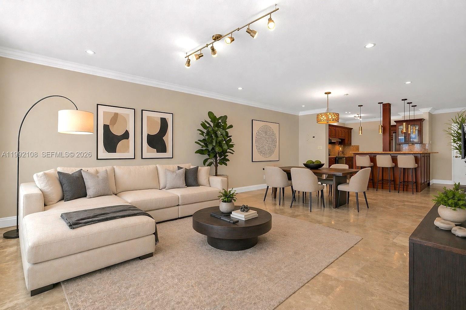 THE CARRIAGE HOUSE CONDO - Residential
