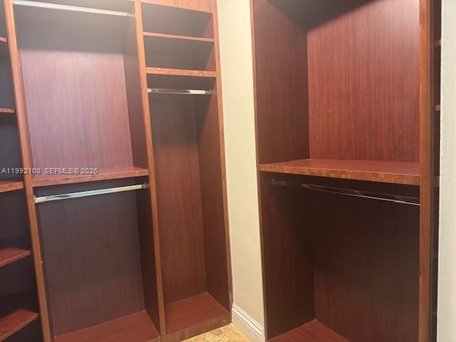 THE CARRIAGE HOUSE CONDO - Residential