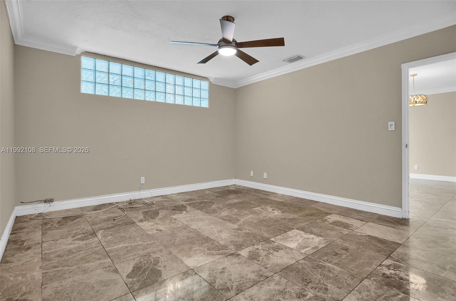 THE CARRIAGE HOUSE CONDO - Residential