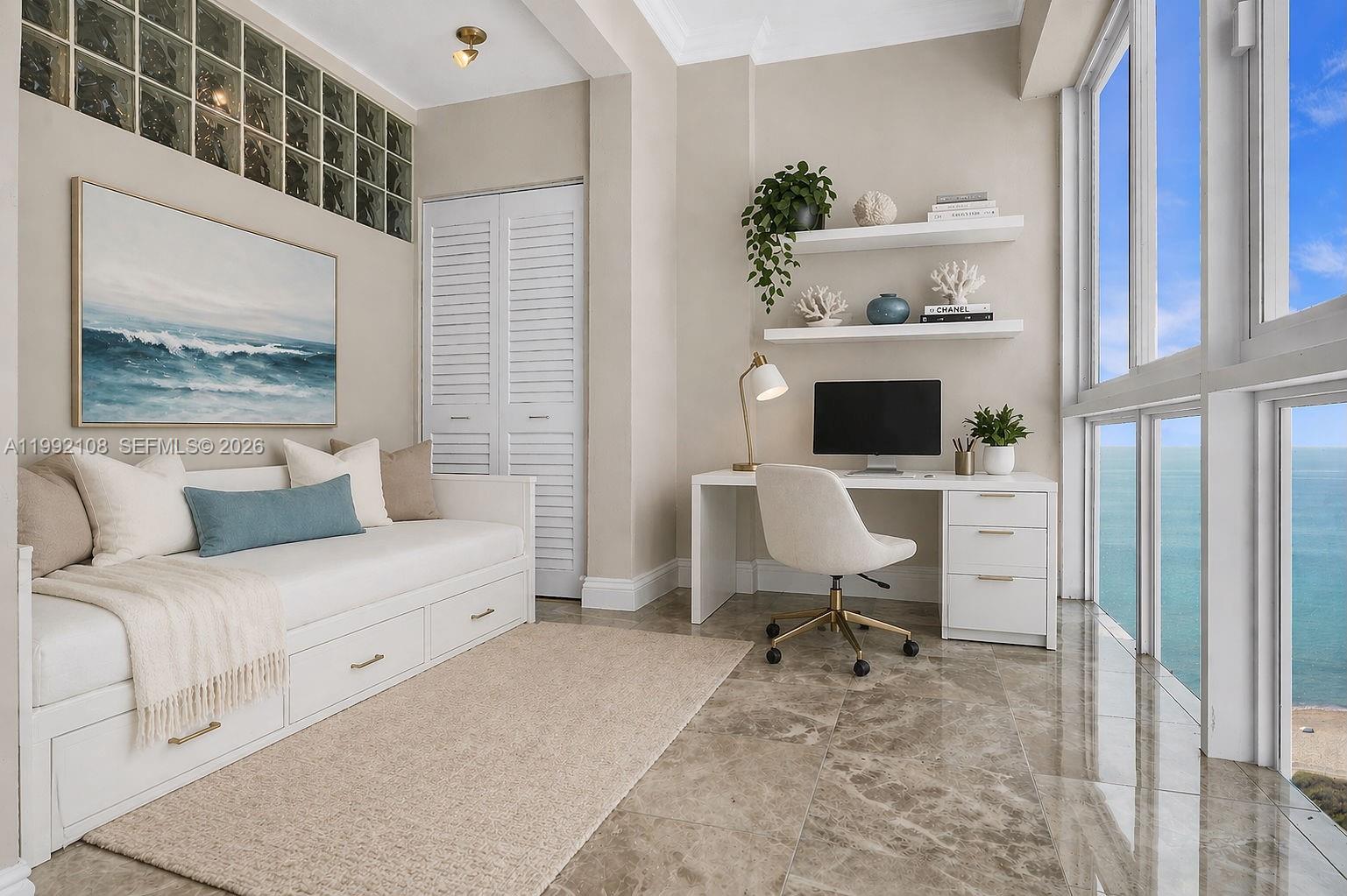 THE CARRIAGE HOUSE CONDO - Residential