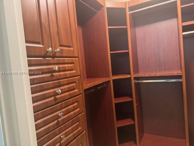 THE CARRIAGE HOUSE CONDO - Residential