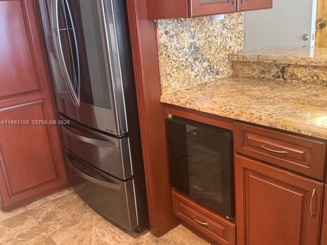 THE CARRIAGE HOUSE CONDO - Residential