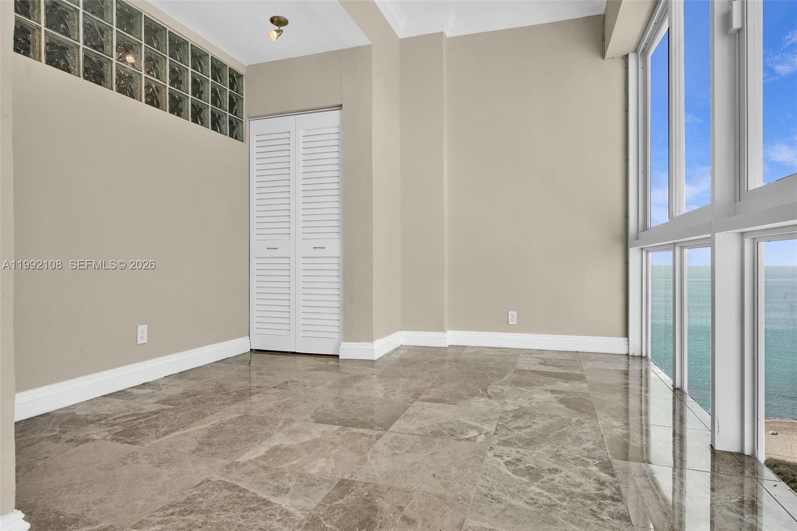 THE CARRIAGE HOUSE CONDO - Residential