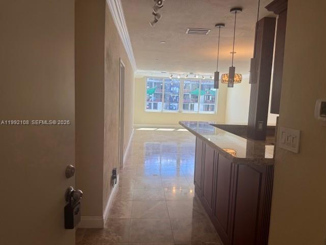 THE CARRIAGE HOUSE CONDO - Residential