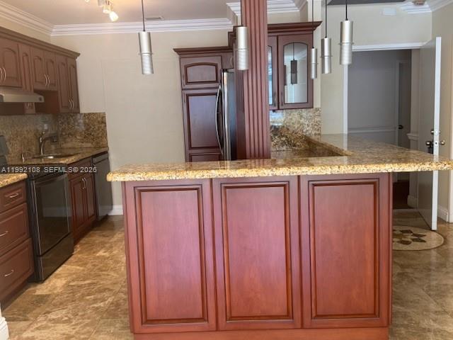 THE CARRIAGE HOUSE CONDO - Residential