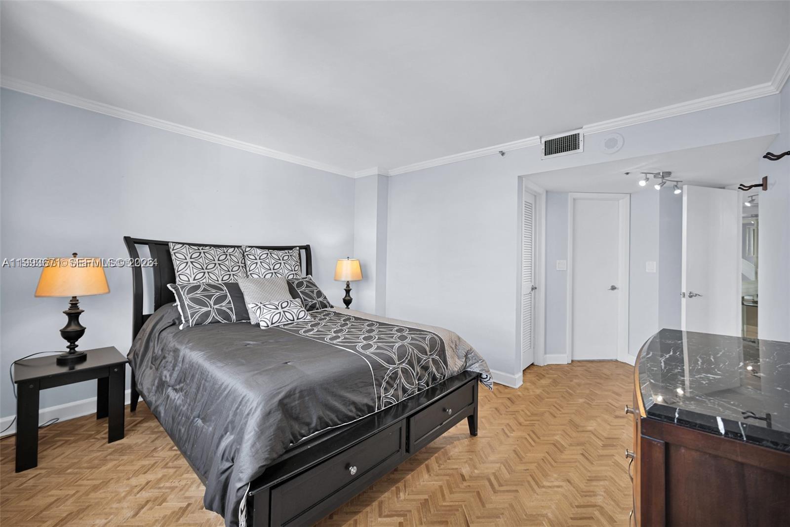 ANCHOR BAY CLUB CONDO - Residential Lease