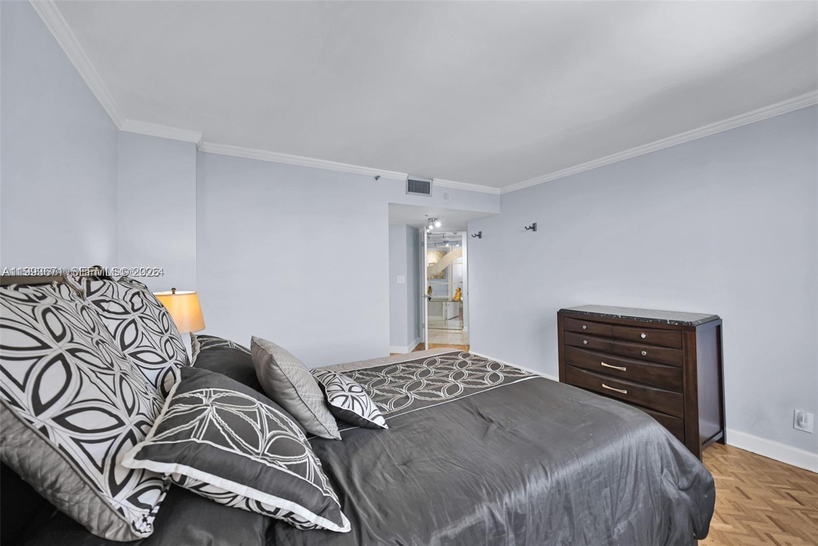 ANCHOR BAY CLUB CONDO - Residential Lease