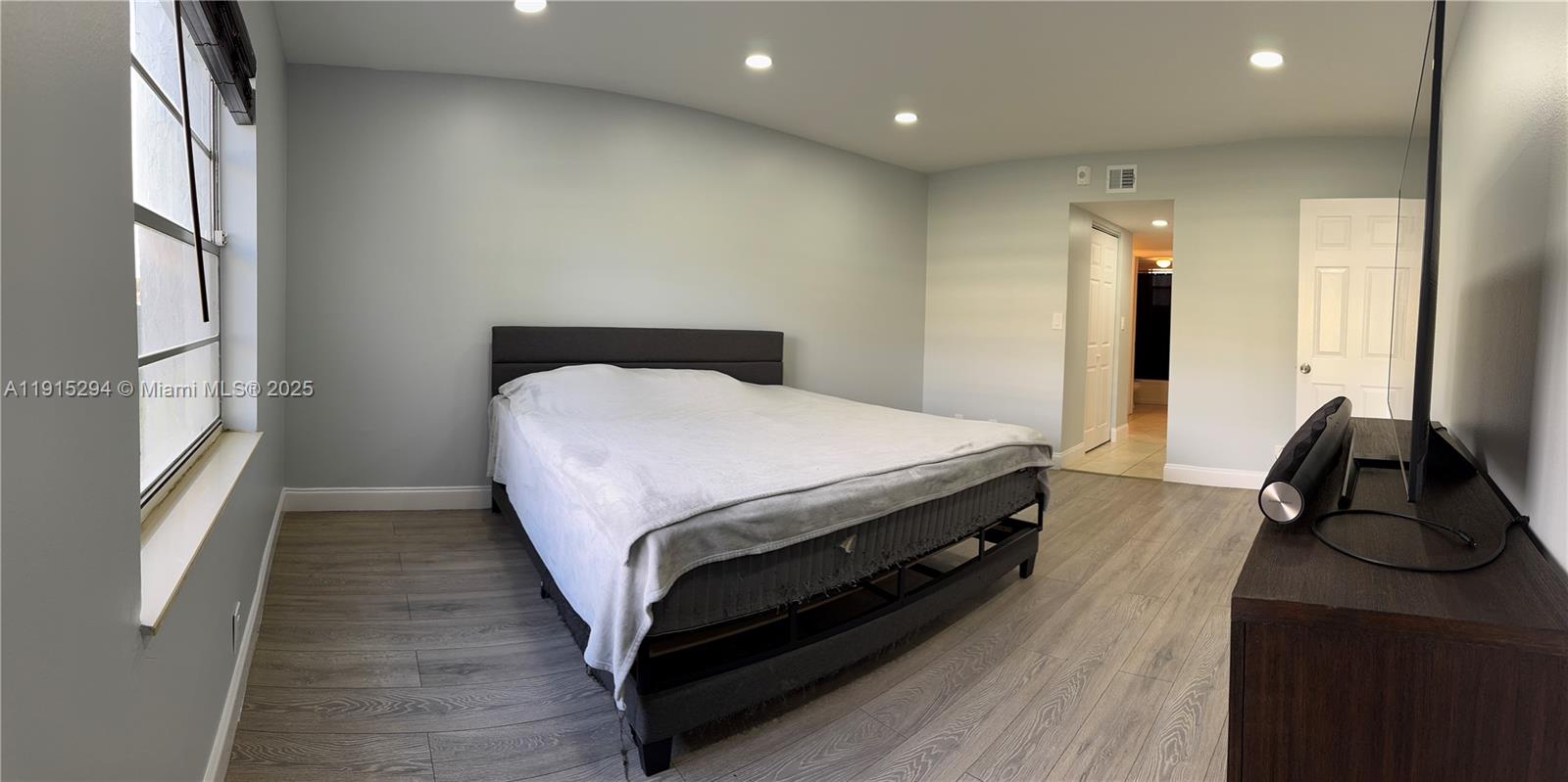 VILLAGE SQUARE CONDO - Residential Lease