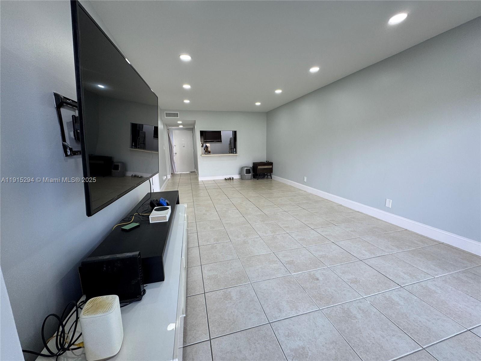 VILLAGE SQUARE CONDO - Residential Lease