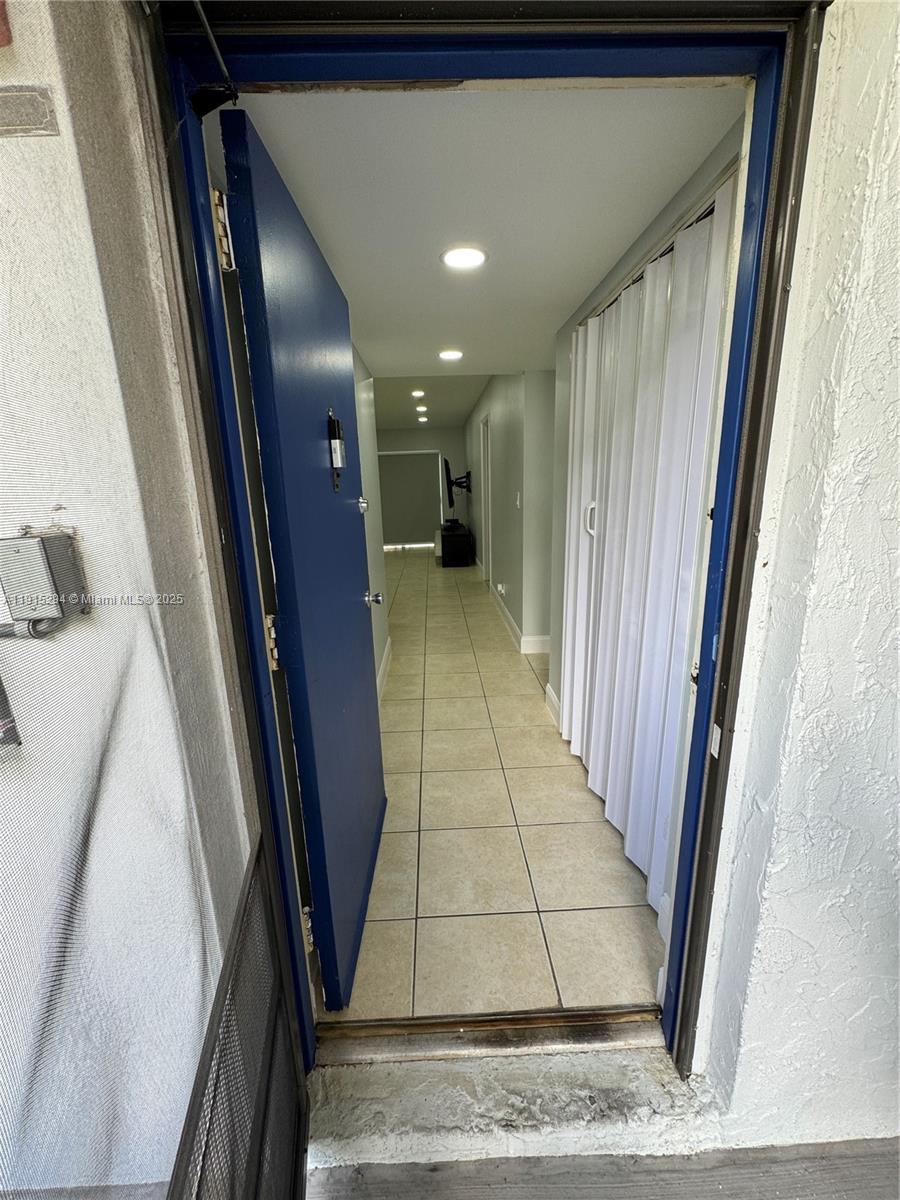 VILLAGE SQUARE CONDO - Residential Lease