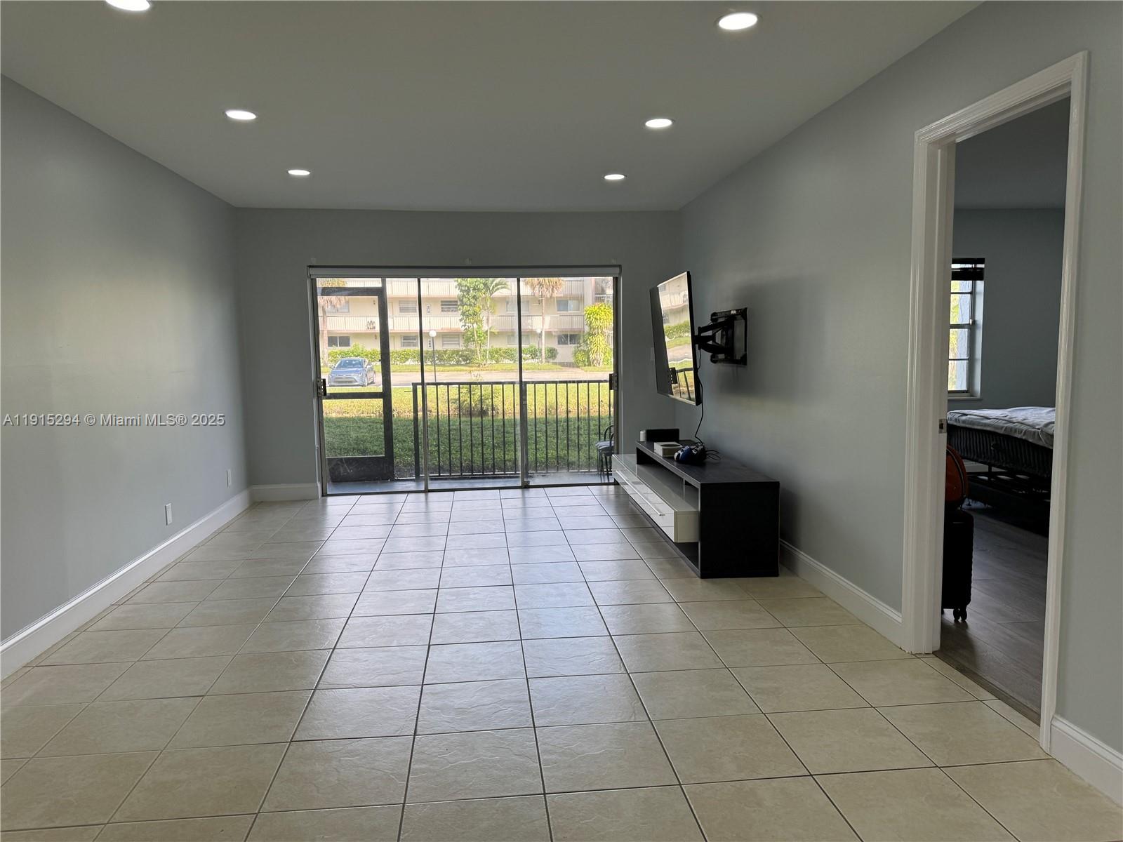 VILLAGE SQUARE CONDO - Residential Lease