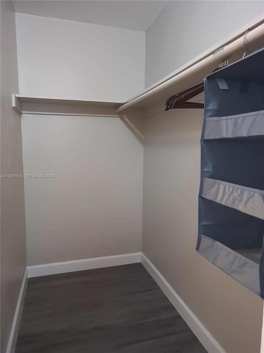 CROISSANT PARK - Residential Lease