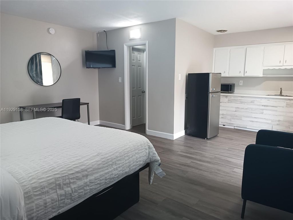 Photo of 507 SE 18th St #5, Fort Lauderdale, FL 33316 (MLS # A11929158)