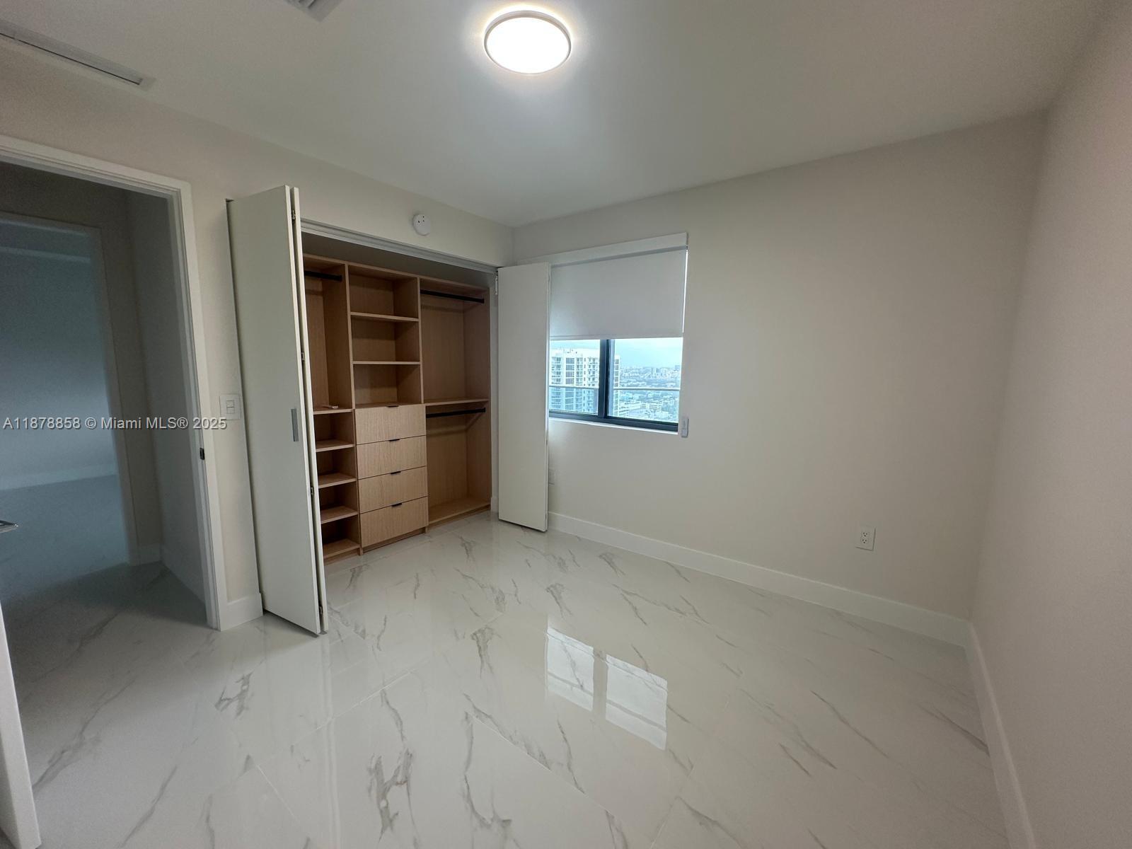 ARIA RESERVE MIAMI - Residential Lease