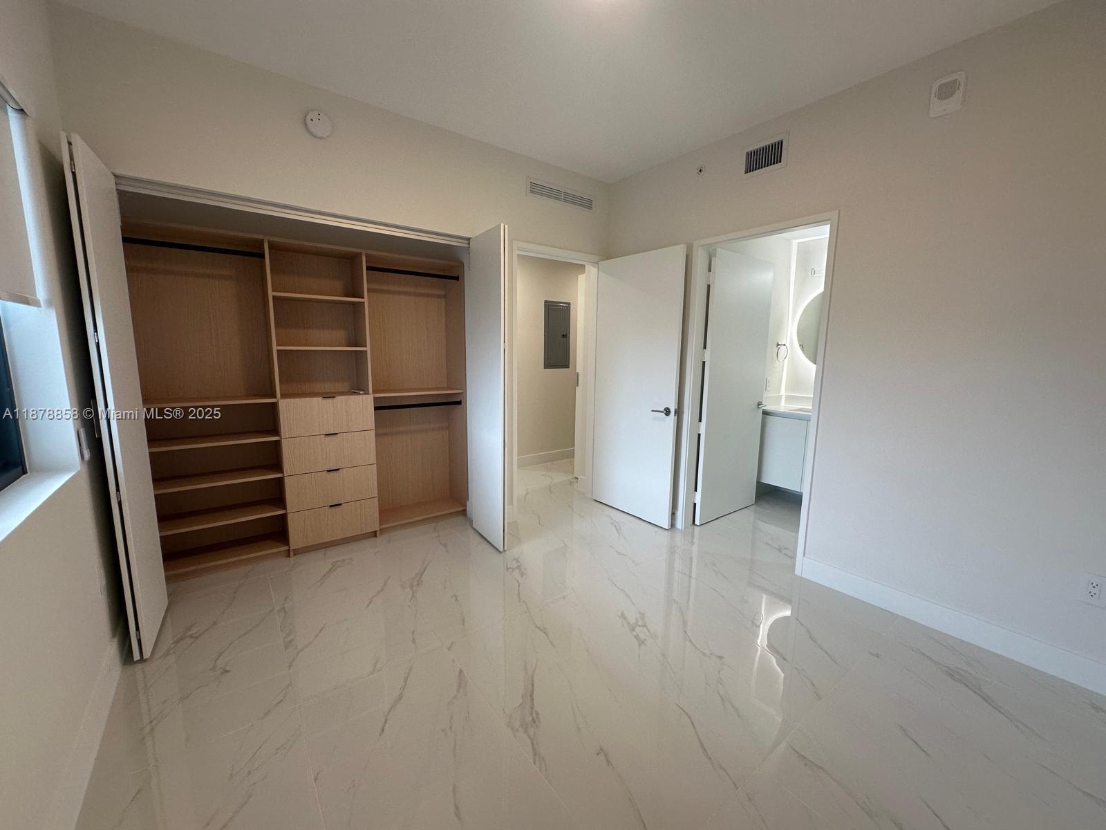 ARIA RESERVE MIAMI - Residential Lease