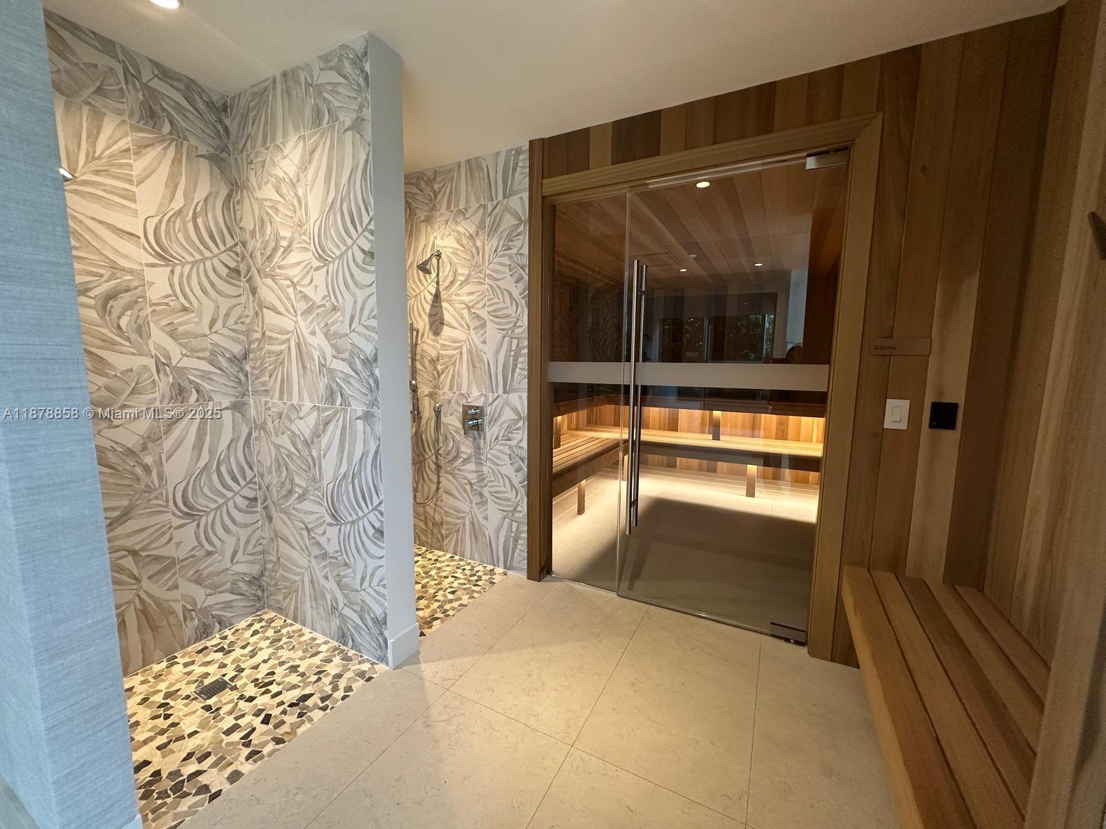 ARIA RESERVE MIAMI - Residential Lease