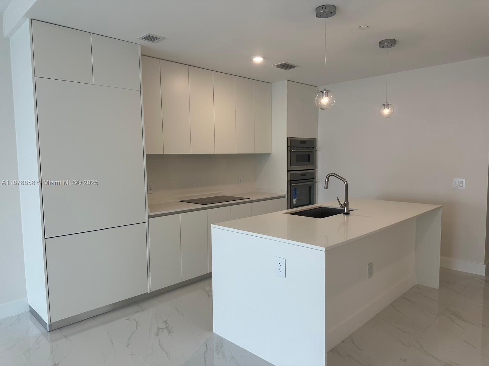 ARIA RESERVE MIAMI - Residential Lease