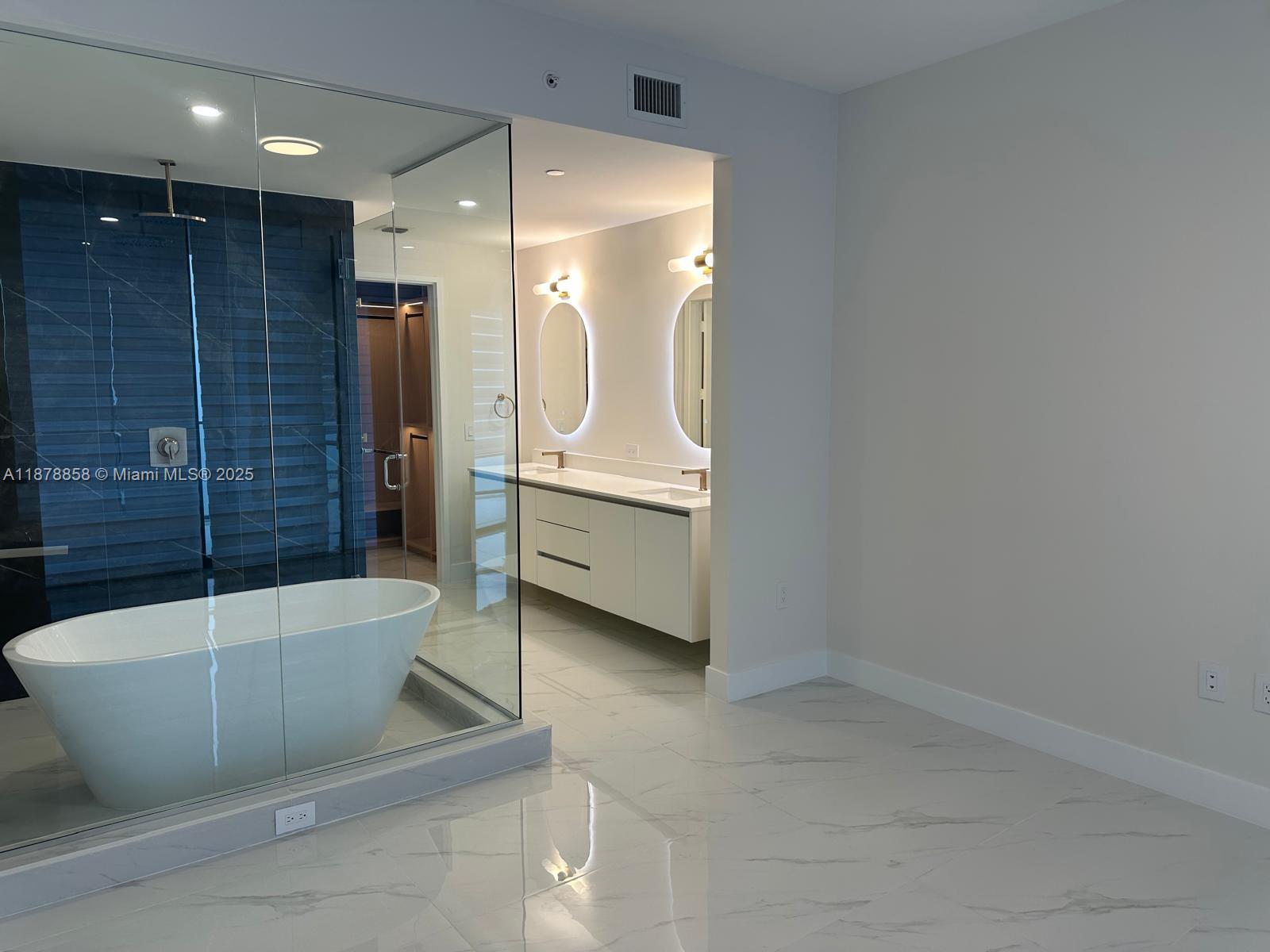 ARIA RESERVE MIAMI - Residential Lease