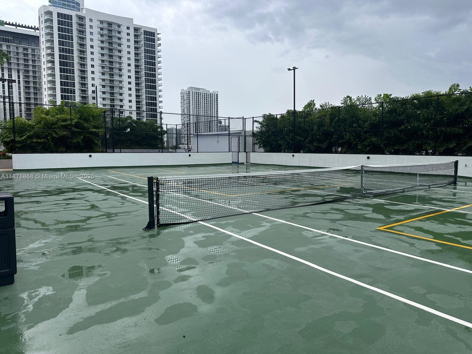 ARIA RESERVE MIAMI - Residential Lease