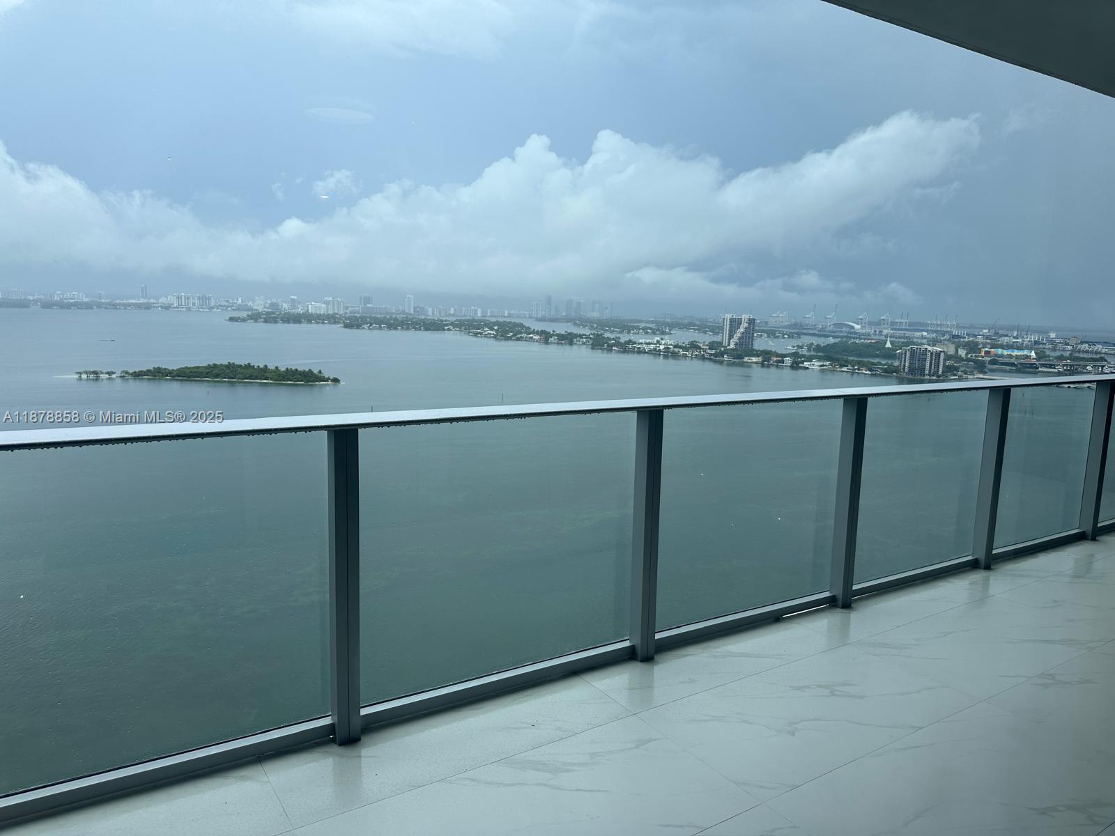 ARIA RESERVE MIAMI - Residential Lease