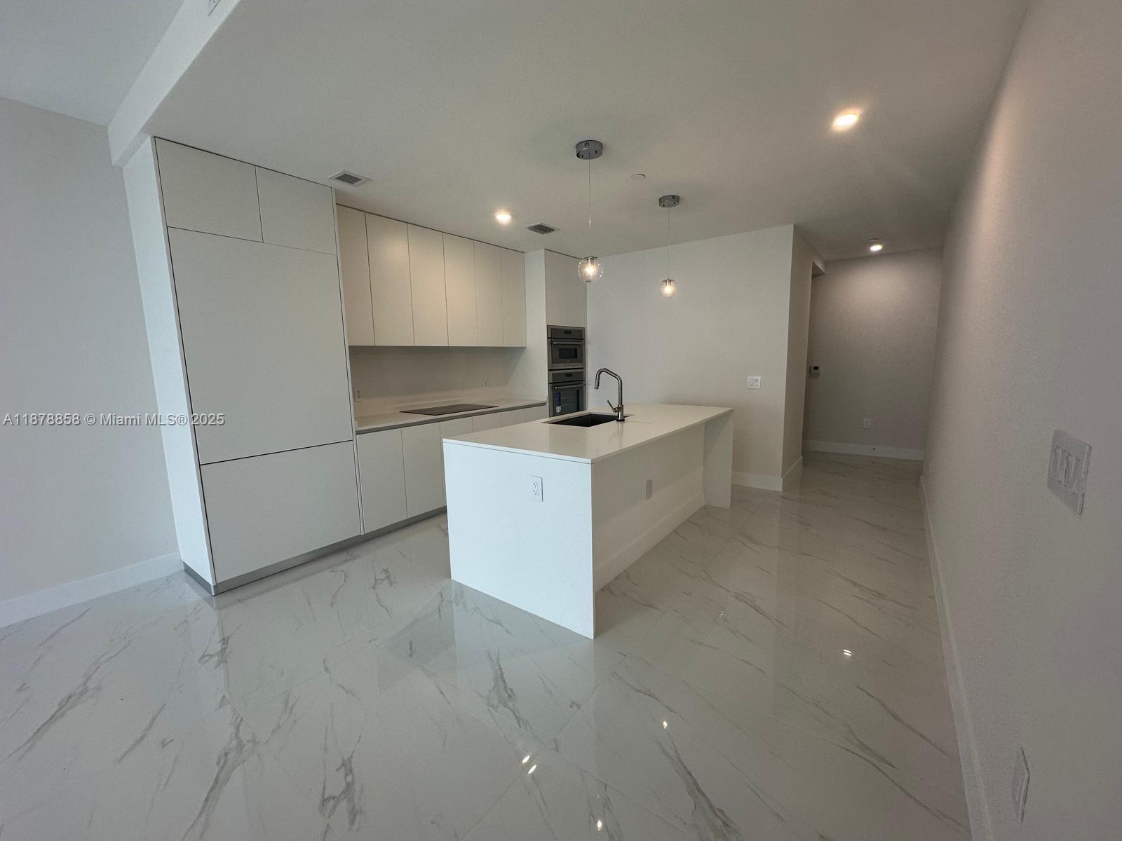 ARIA RESERVE MIAMI - Residential Lease