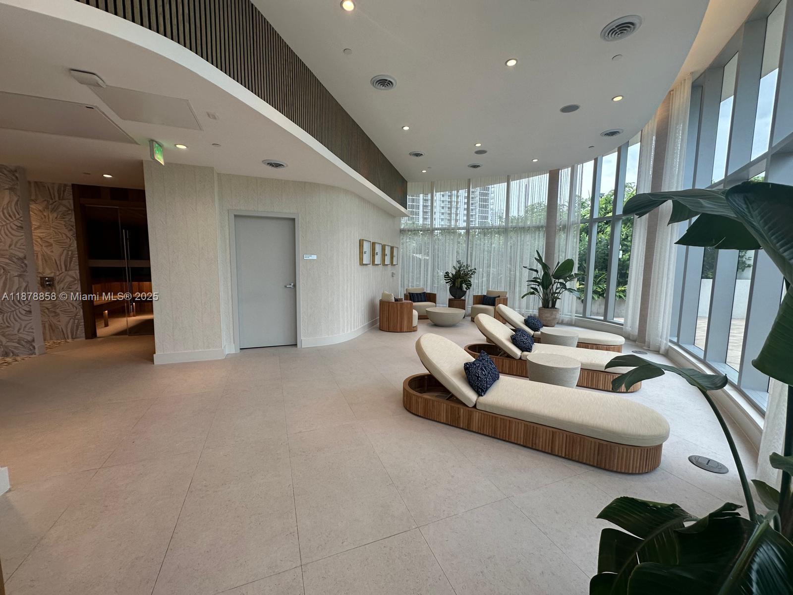 ARIA RESERVE MIAMI - Residential Lease