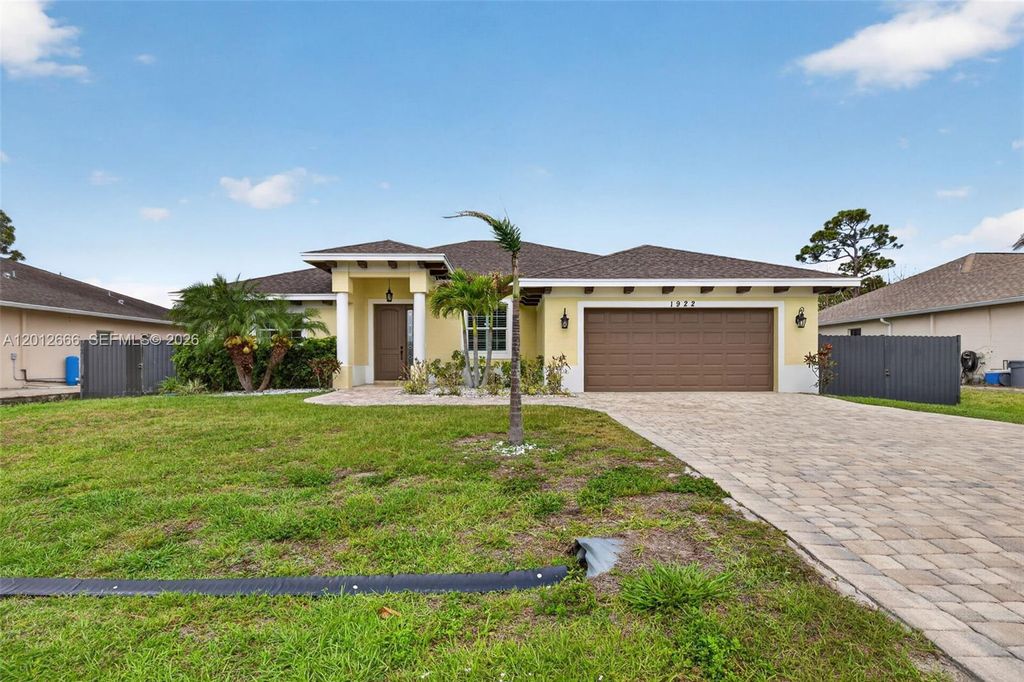 Photo of 1922 SE Camilo St, Port St Lucie, FL 34952 (MLS # A12012666)