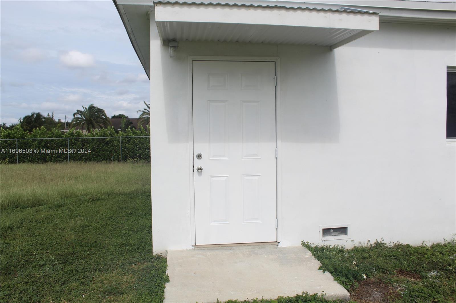 19879 Sw 328th St St 2, Homestead, Miami-Dade County, Florida - 2 Bedrooms  
1 Bathrooms - 