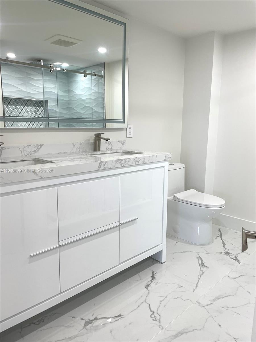 COMMODORE CONDO - Residential