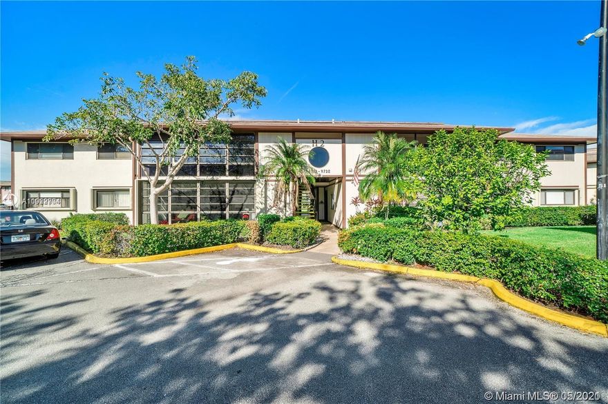 Immaculate 2/2 in the incredible resort style community of Kings Point. This model is the largest in the community and has a bonus room off the living room to be used as a bedroom/office/study all done with permits. Tile floor throughout the main living area. Updated kitchen, and guest bath just remodeled. Large screened patio and lots of natural light. Full size washer & dryer. Water, cable & internet included. This 55+ community is gated and has a large clubhouse, pool, gym & tons of activities for the active adult. Close to shopping and bus service is available. Great as a personal vacation style home, or as an investment. Can be rented immediately! Check out the Kings Point website for all that it has to offer.