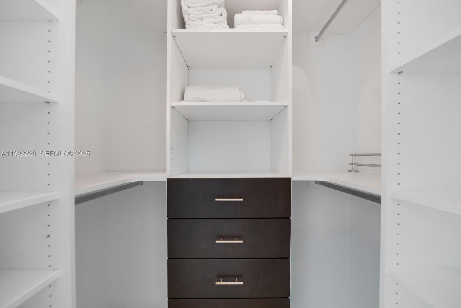 THE MARK ON BRICKELL COND - Residential