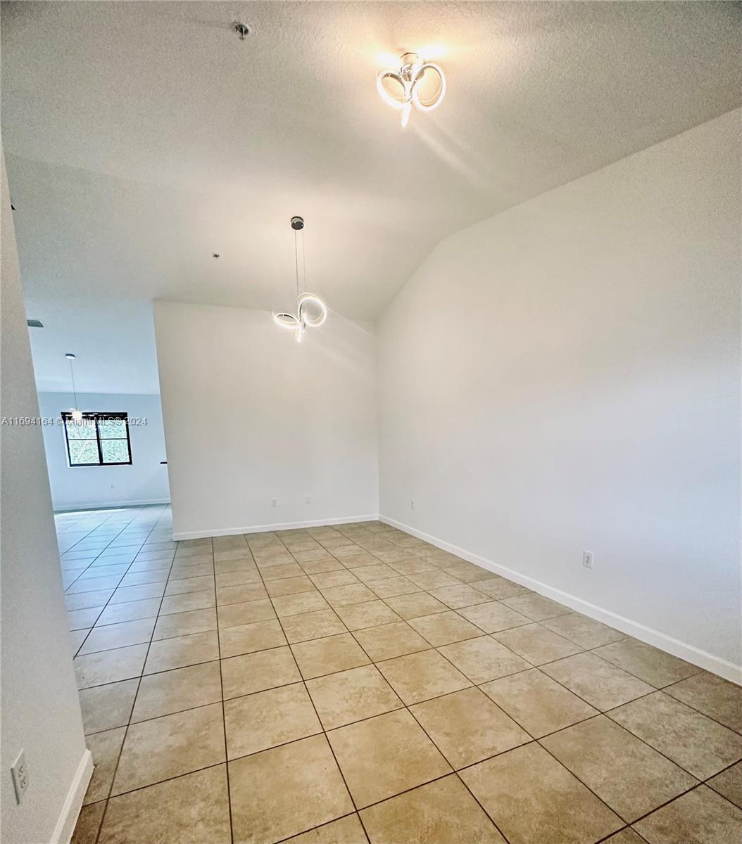 THE COURTS AT BAYSHORE II - Residential