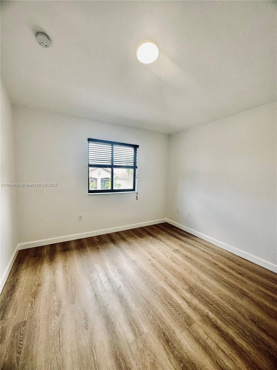 THE COURTS AT BAYSHORE II - Residential