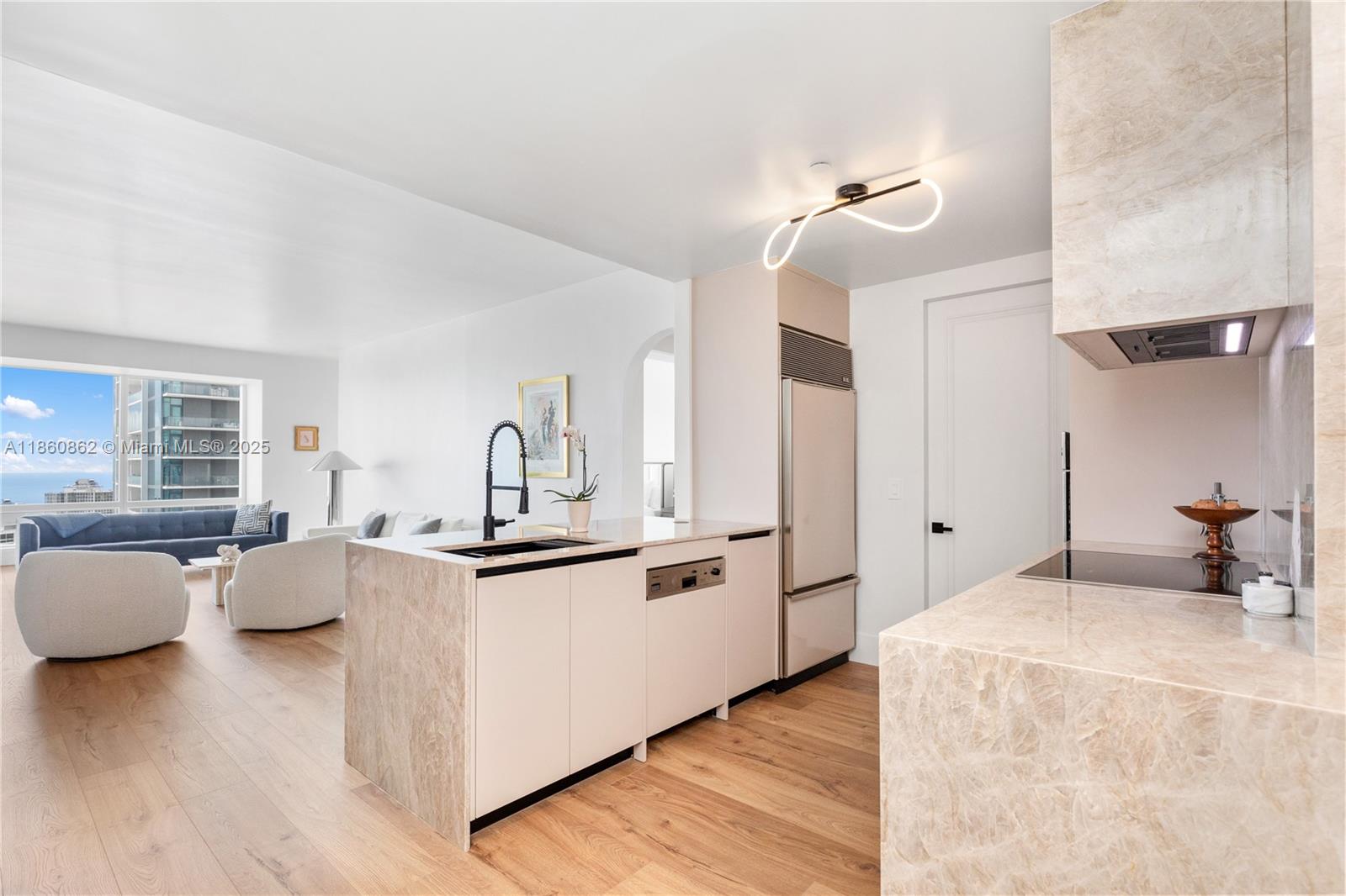 1425 Brickell Ave 41A