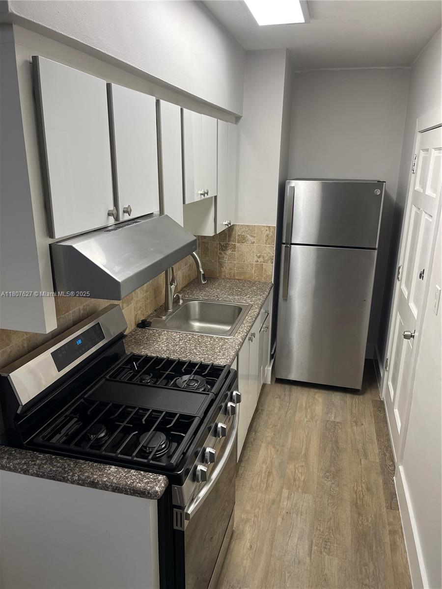 125 Edgewater Dr 5