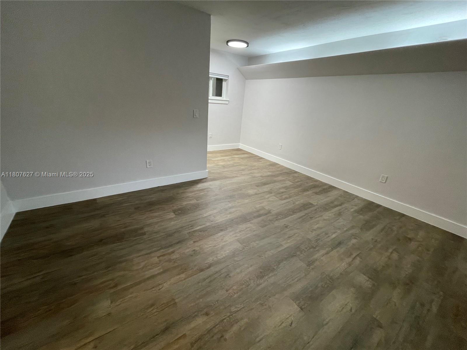 125 Edgewater Dr 5
