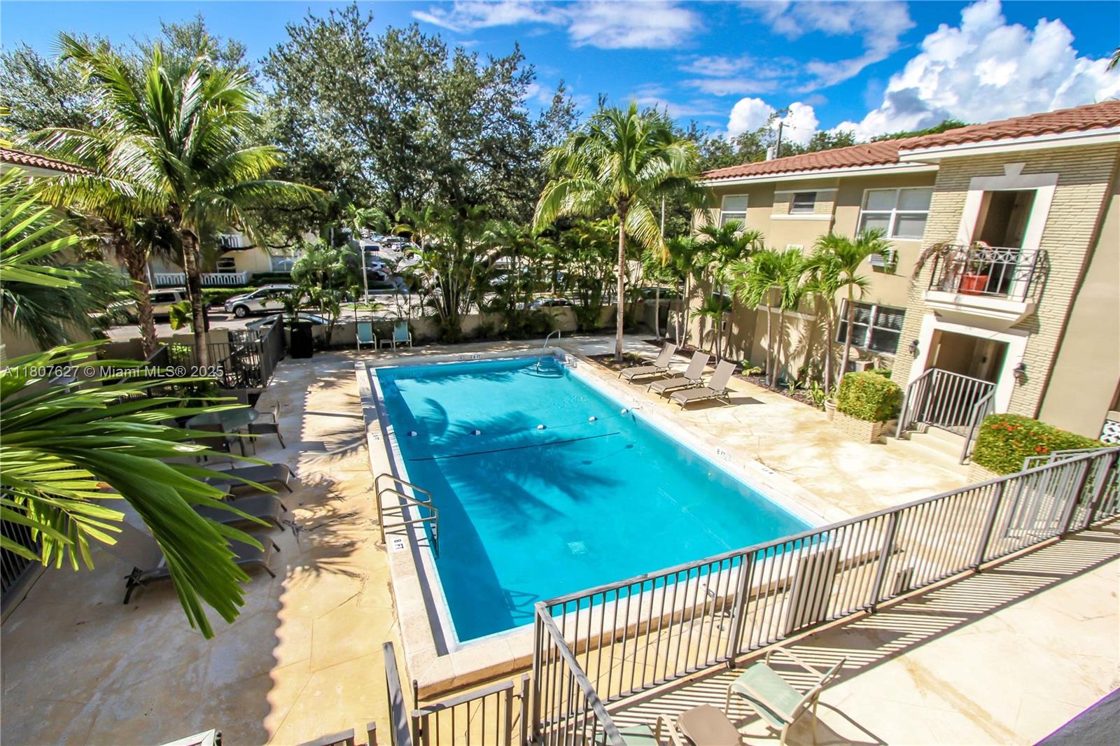 Rental Property at 125 Edgewater Dr 5, Coral Gables, Broward County, Florida - Bedrooms: 1 
Bathrooms: 1  - $2,295 MO.