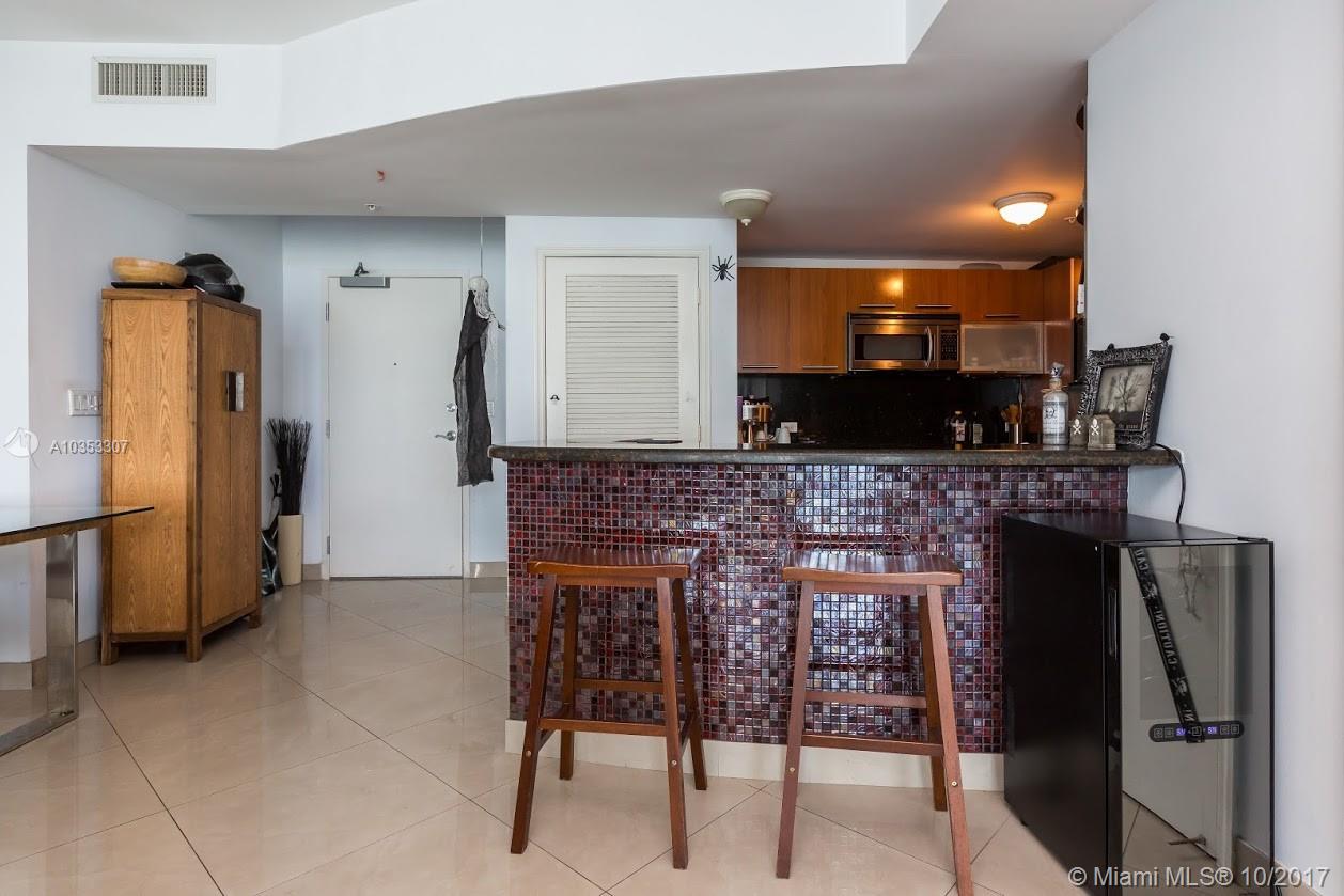 EASTSIDE AT AVENTURA COND - Residential