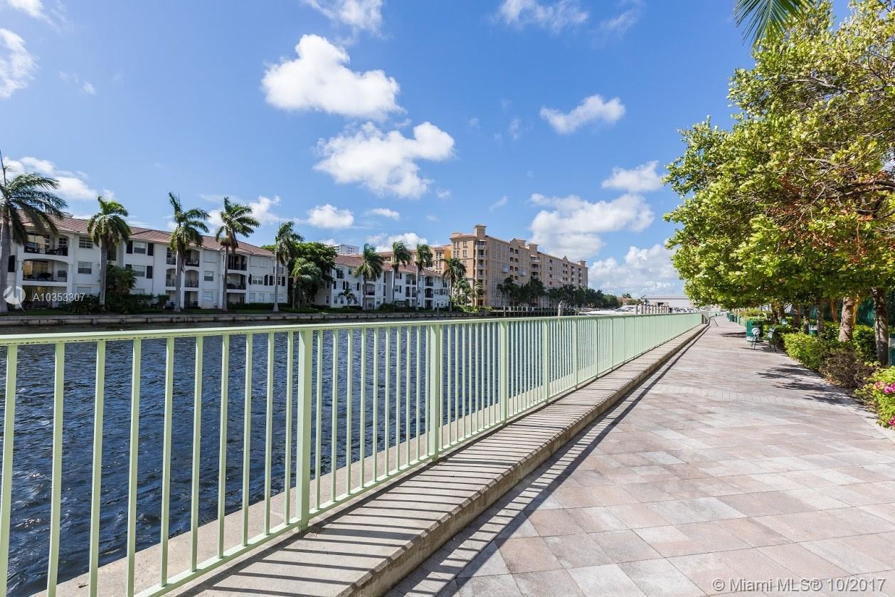 EASTSIDE AT AVENTURA COND - Residential