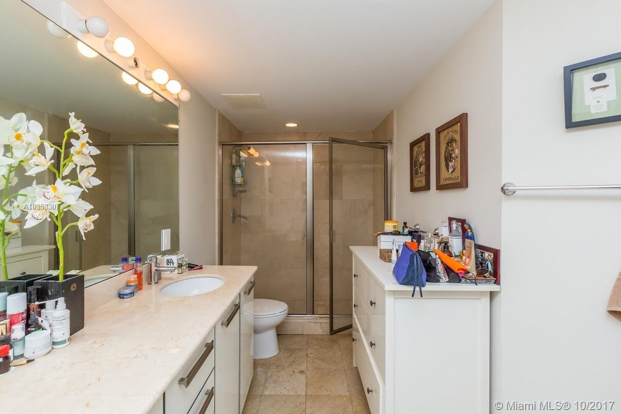 EASTSIDE AT AVENTURA COND - Residential