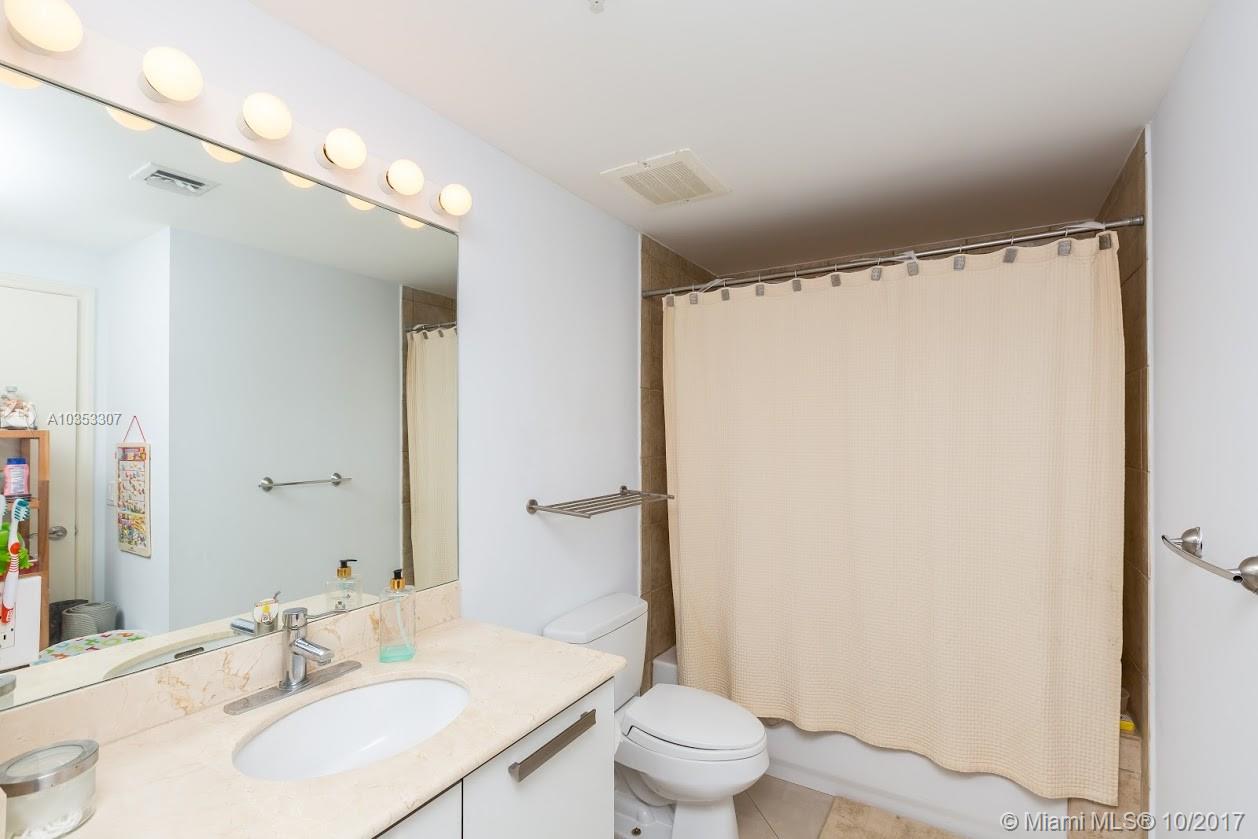 EASTSIDE AT AVENTURA COND - Residential