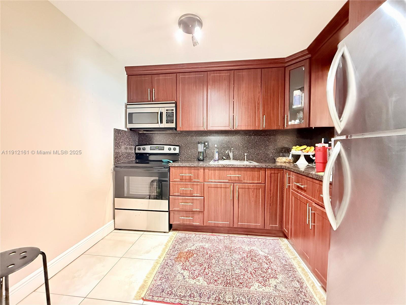 THE ISLANDER CLUB CONDO - Residential