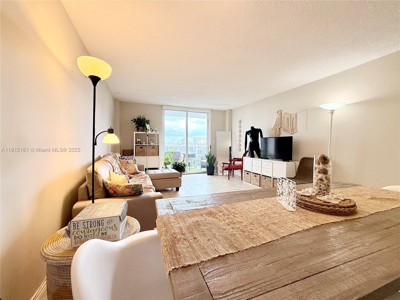 THE ISLANDER CLUB CONDO - Residential