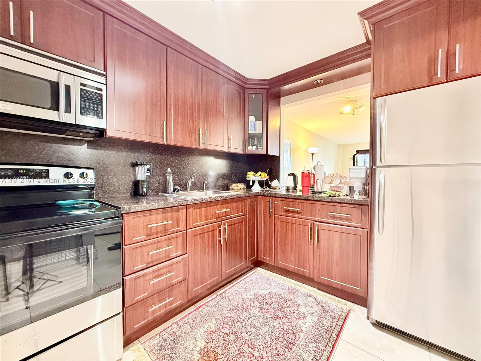 THE ISLANDER CLUB CONDO - Residential