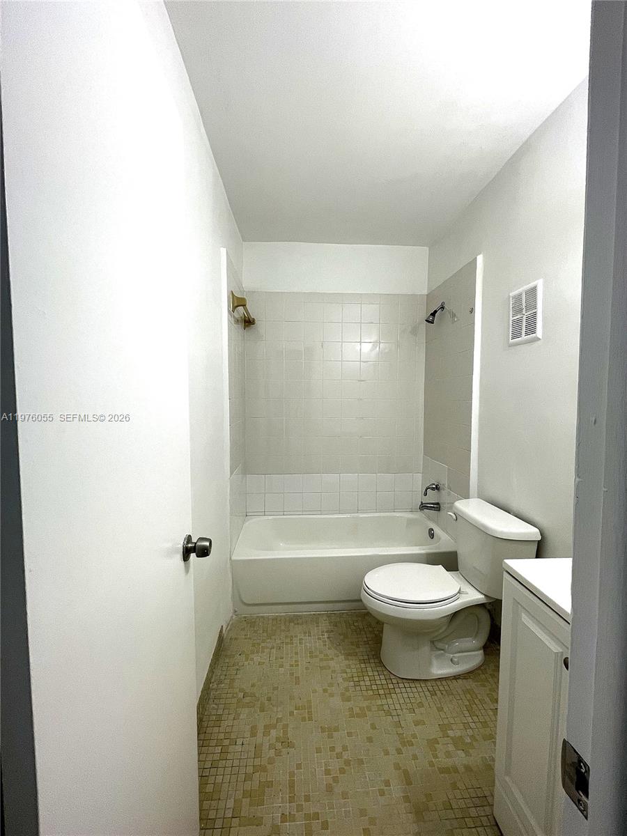 STAR LAKE NORTH NAUTILUS - Residential Lease