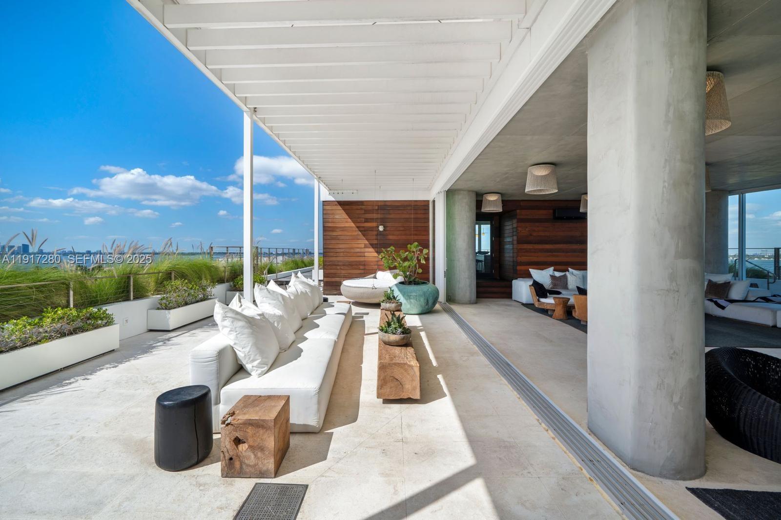 The Ritz-Carlton Resi - Residential Lease